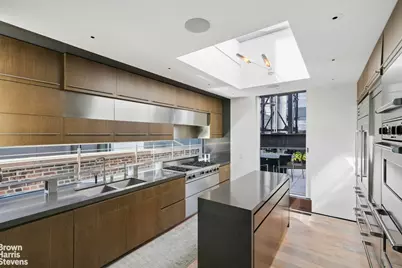 28 W 38th Street #PHW, New York City, NY 10018 - Photo 3