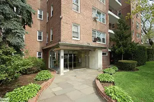 2711 Henry Hudson Pkwy, New York City, NY 10463 - Photo 15