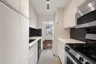 420 E 72nd St, New York City, NY 10021 - Photo 3