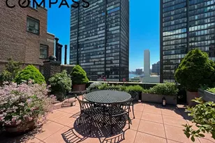 10 Mitchell Pl, New York, NY 10017 - Photo 9