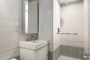 310 E 49th St, New York City, NY 10017 - Photo 5