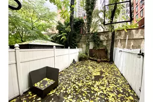 245 E 39th St, New York City, NY 10016 - Photo 1