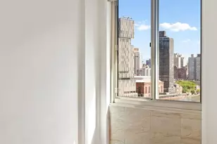 555 Main St, New York City, NY 10044 - Photo 3