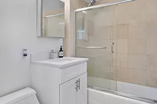 308 E 38th St, New York City, NY 10016 - Photo 5