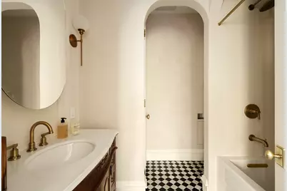 428 W 20th Street #2, New York City, NY 10011 - Photo 11