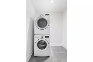 301 E 50th St, New York City, NY 10022 - Photo 11