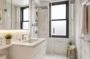 2025 Broadway, New York City, NY 10023 - Photo 5