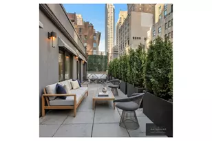 152 W 58th St, New York City, NY 10019 - Photo 3