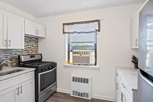 147-10 84th Rd, Briarwood, NY 11435 - Photo 3