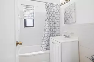 147-10 84th Rd, New York City, NY 11435 - Photo 9