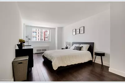 200 E 94th Street, New York City, NY 10128 - Photo 11