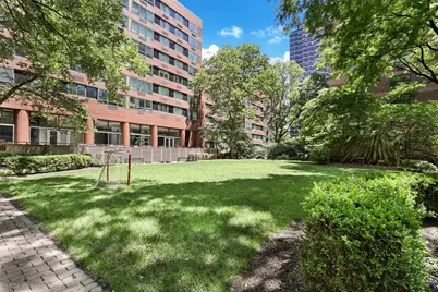 200 E 94th Street, New York City, NY 10128 - Photo 13