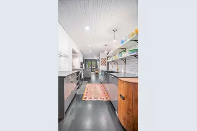 351 W 30th Street, New York, NY 10001 - Photo 15