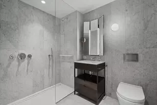 135 E 47th St, New York City, NY 10017 - Photo 7
