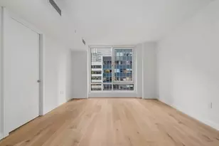 135 E 47th St, New York City, NY 10017 - Photo 3