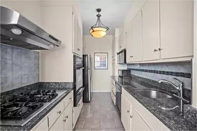 555 Kappock Street #2T, New York City, NY 10463 - Photo 5