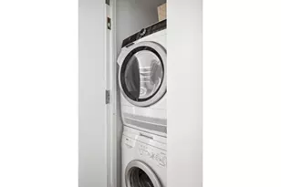 100 W 58th St, New York City, NY 10019 - Photo 15