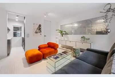 307 W 20th Street #3-R, New York City, NY 10011 - Photo 3