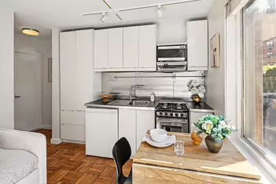 201 W 70th Street #2L, New York City, NY 10023 - Photo 3