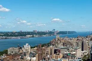 201 W 70th St, New York City, NY 10023 - Photo 9