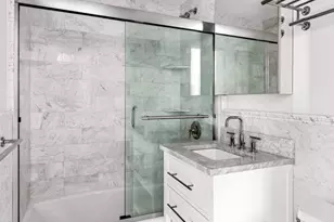 161 W 16th St, New York, NY 10011 - Photo 5