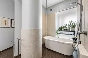 27-28 Thomson Ave, New York City, NY 11101 - Photo 9