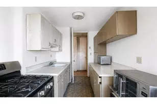185 Hall St, New York City, NY 11205 - Photo 3