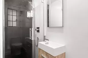 325 E 41st St, New York City, NY 10017 - Photo 5
