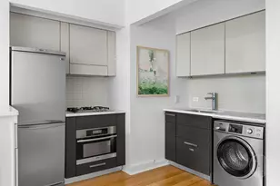 505 W 47th St, New York City, NY 10036 - Photo 3
