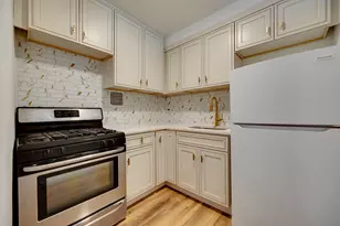 495 E 7th St, New York City, NY 11218 - Photo 9