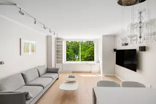 212 Warren St, New York City, NY 10282 - Photo 1