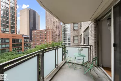 300 E 40th Street #6N, New York City, NY 10016 - Photo 7