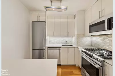 300 E 40th Street #6N, New York City, NY 10016 - Photo 1