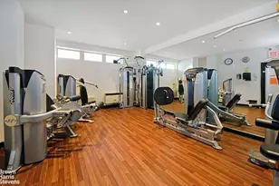 300 E 40th St, New York City, NY 10016 - Photo 13