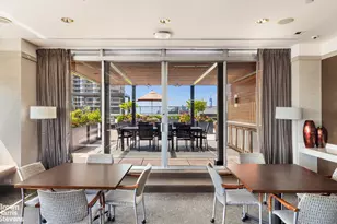 300 E 40th St, New York City, NY 10016 - Photo 5