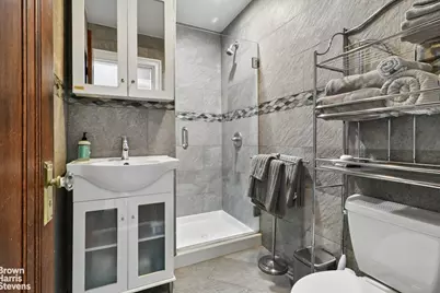 5612 Delafield Avenue, New York City, NY 10471 - Photo 17