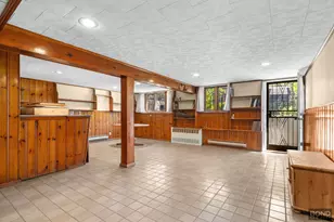 61-25 69th Pl, New York City, NY 11379 - Photo 13