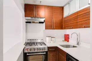 184 Thompson St, New York City, NY 10012 - Photo 5
