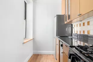 32 W 40th St, New York City, NY 10018 - Photo 3