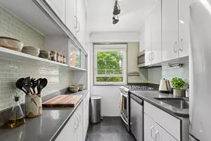 195 Adams St, New York City, NY 11201 - Photo 1
