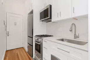 353 W 44th St, New York City, NY 10036 - Photo 5