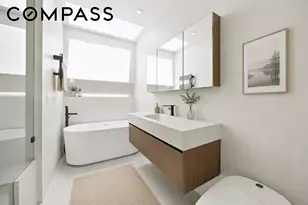 21-17 38th St, New York City, NY 11105 - Photo 5