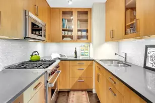 201 E 17th St, New York City, NY 10003 - Photo 5