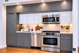 432 W 52nd St, New York, NY 10019 - Photo 3