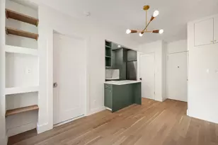 461 W 44th St, New York City, NY 10036 - Photo 3