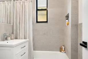800 E 17th St, New York City, NY 11230 - Photo 9