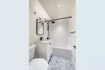 220 E 67th Street #3H, New York City, NY 10021 - Photo 9
