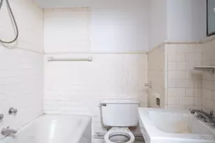 205 W 57th St, New York City, NY 10019 - Photo 9