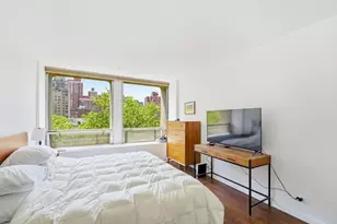 300 E 33rd St, New York City, NY 10016 - Photo 9