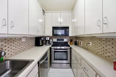 300 E 33rd Street #6N, New York City, NY 10016 - Photo 3